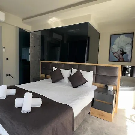 Villa Lüks Versace Villası, Sauna, Jakuzi, Hamam, Yüzme Havuzu Ve Barbekü Alanı Fethiye