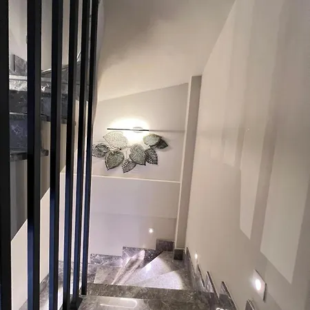 Fethiye Sehir Merkezinde, Oezel Havuzlu, Saunali, Jakuzili, Tuerk Hamamli Ve Barbekuelue Muestakil Villa
