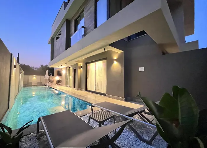 Lüks Versace Villası, Sauna, Jakuzi, Hamam, Yüzme Havuzu Ve Barbekü Alanı Fethiye