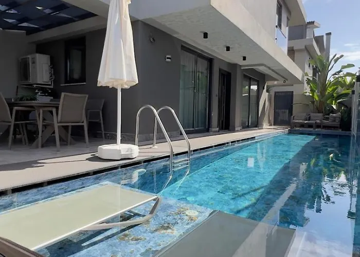 Villa Lüks Versace Villası, Sauna, Jakuzi, Hamam, Yüzme Havuzu Ve Barbekü Alanı *