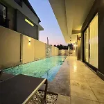 Lueks Versace Villasi, Sauna, Jakuzi, Hamam, Yuezme Havuzu Ve Barbekue Alani