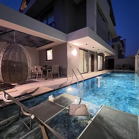 Lueks Versace Villasi, Sauna, Jakuzi, Hamam, Yuezme Havuzu Ve Barbekue Alani * Фетхие