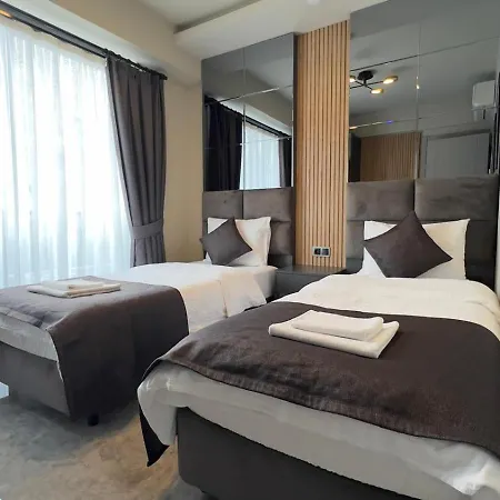 Villa Lueks Versace Villasi, Sauna, Jakuzi, Hamam, Yuezme Havuzu Ve Barbekue Alani Fethiye