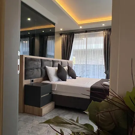 Villa Fethiye Sehir Merkezinde, Oezel Havuzlu, Saunali, Jakuzili, Tuerk Hamamli Ve Barbekuelue Muestakil Villa *