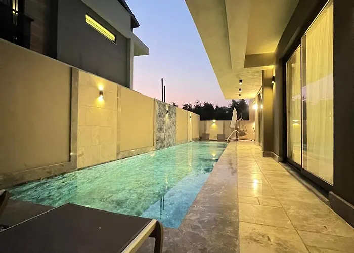 Lueks Versace Villasi, Sauna, Jakuzi, Hamam, Yuezme Havuzu Ve Barbekue Alani