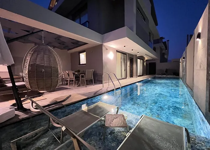 Lueks Versace Villasi, Sauna, Jakuzi, Hamam, Yuezme Havuzu Ve Barbekue Alani * Фетхие