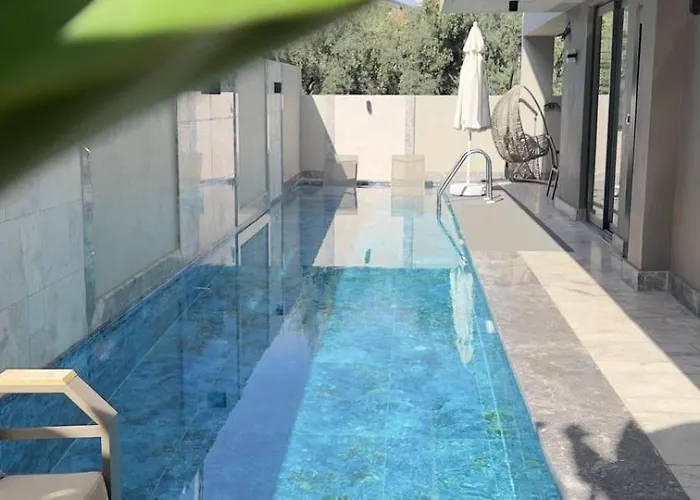 Вилла Lueks Versace Villasi, Sauna, Jakuzi, Hamam, Yuezme Havuzu Ve Barbekue Alani *