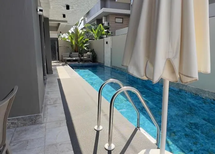 Lueks Versace Villasi, Sauna, Jakuzi, Hamam, Yuezme Havuzu Ve Barbekue Alani Фетхие