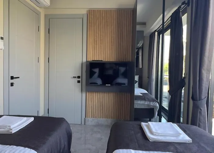 Вилла Lueks Versace Villasi, Sauna, Jakuzi, Hamam, Yuezme Havuzu Ve Barbekue Alani *
