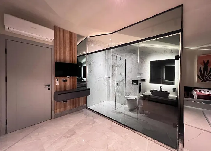 Lueks Versace Villasi, Sauna, Jakuzi, Hamam, Yuezme Havuzu Ve Barbekue Alani Вилла Фетхие